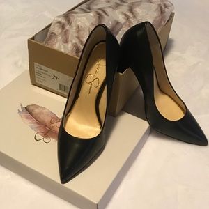 Black chunky heel pumps